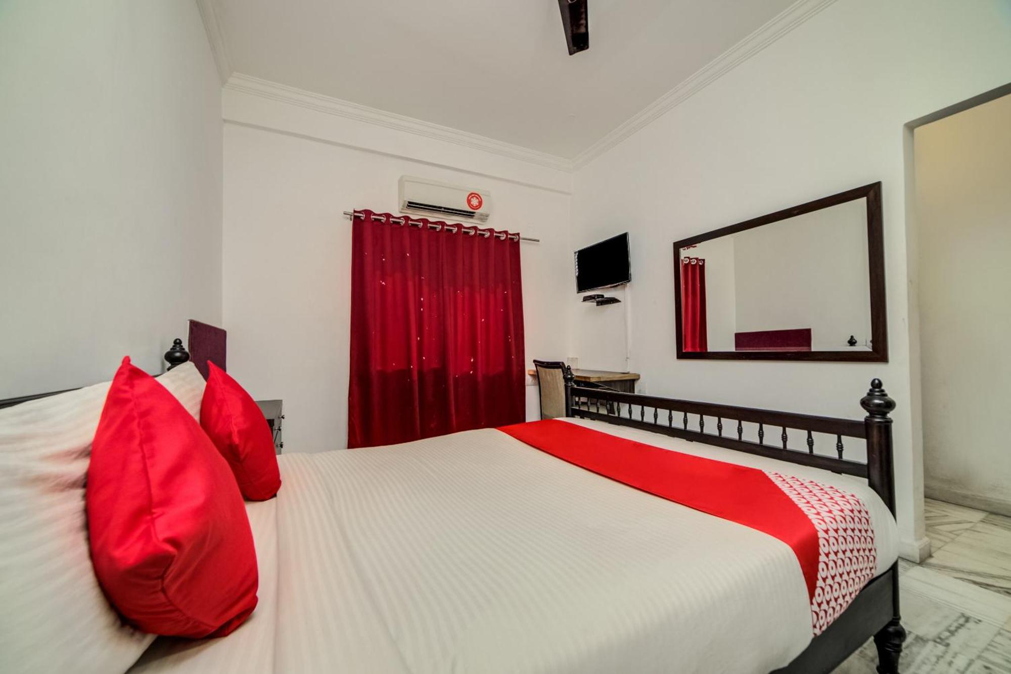 Hotel O Jntu College Near Lulu Mall, Kphb Colony. Hyderabad