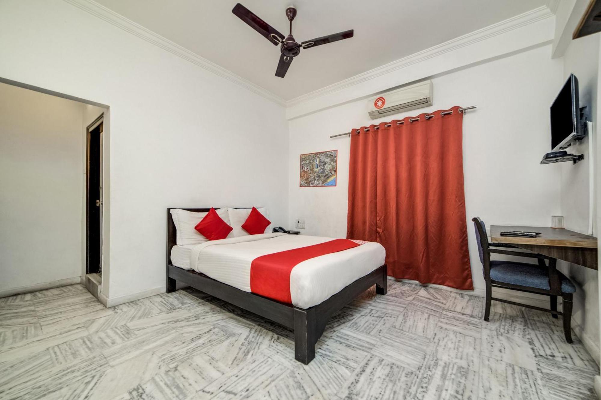 O Jntu College Near Lulu Mall, Kphb Colony. Hotel 4*