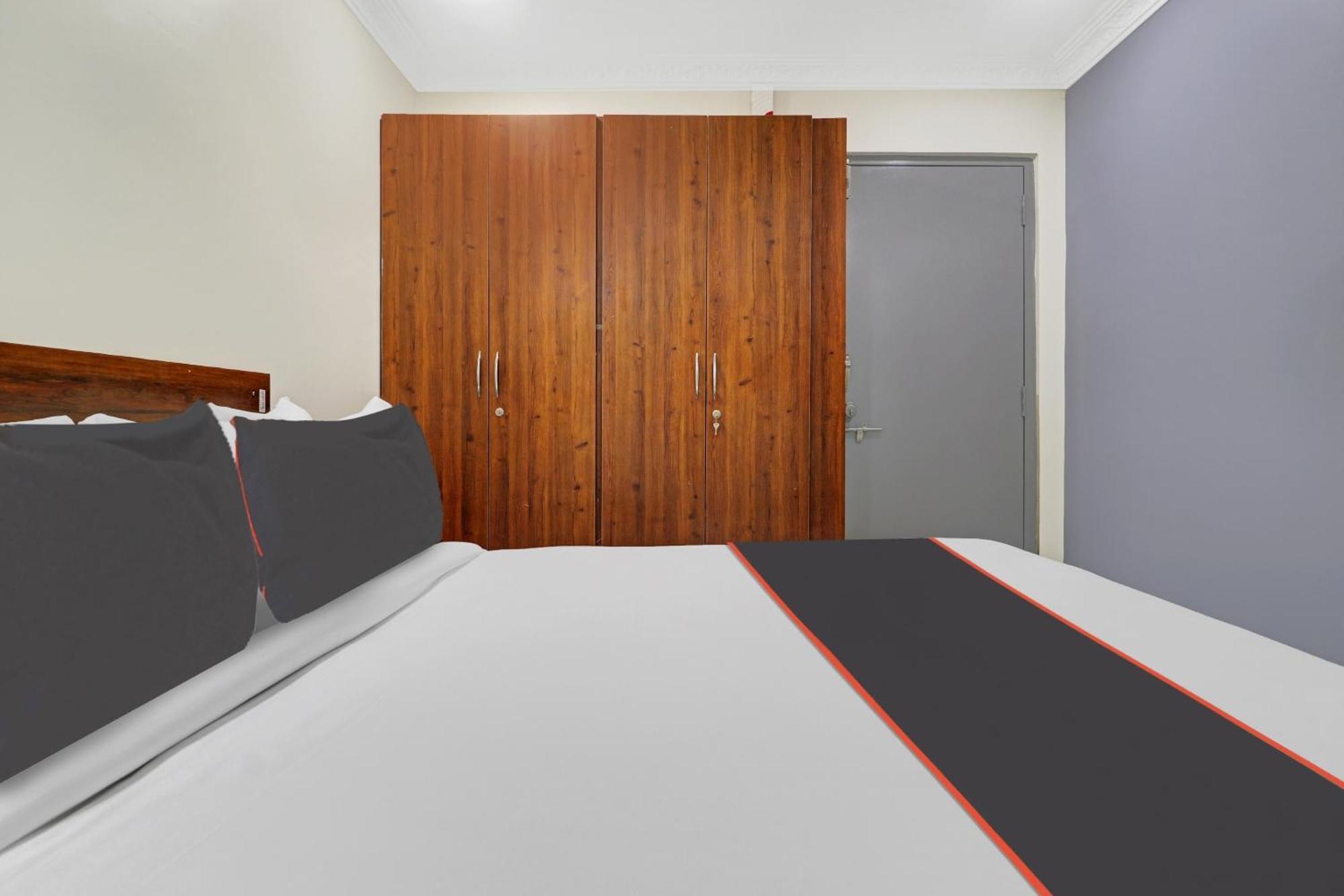 Hotel Collection O Sahasra Nearkondapur Hyderabad