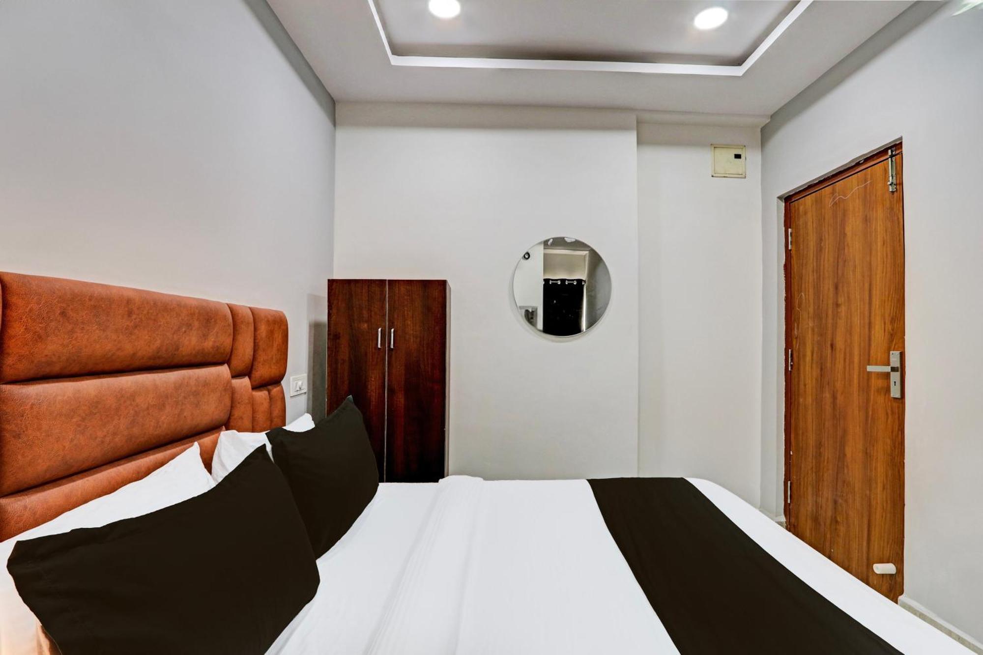 Super O Lavish Tranquil Hotel 4*