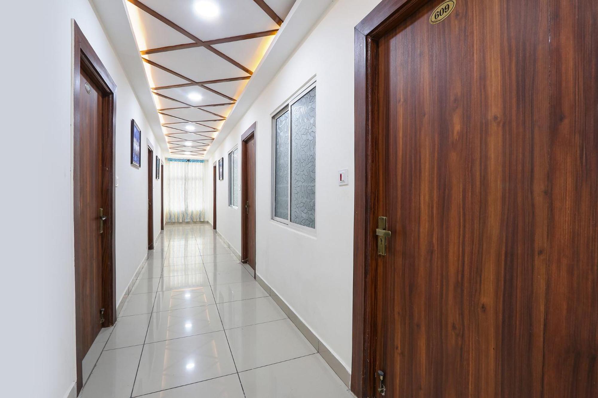 Fabhotel Vgr Comforts 5*