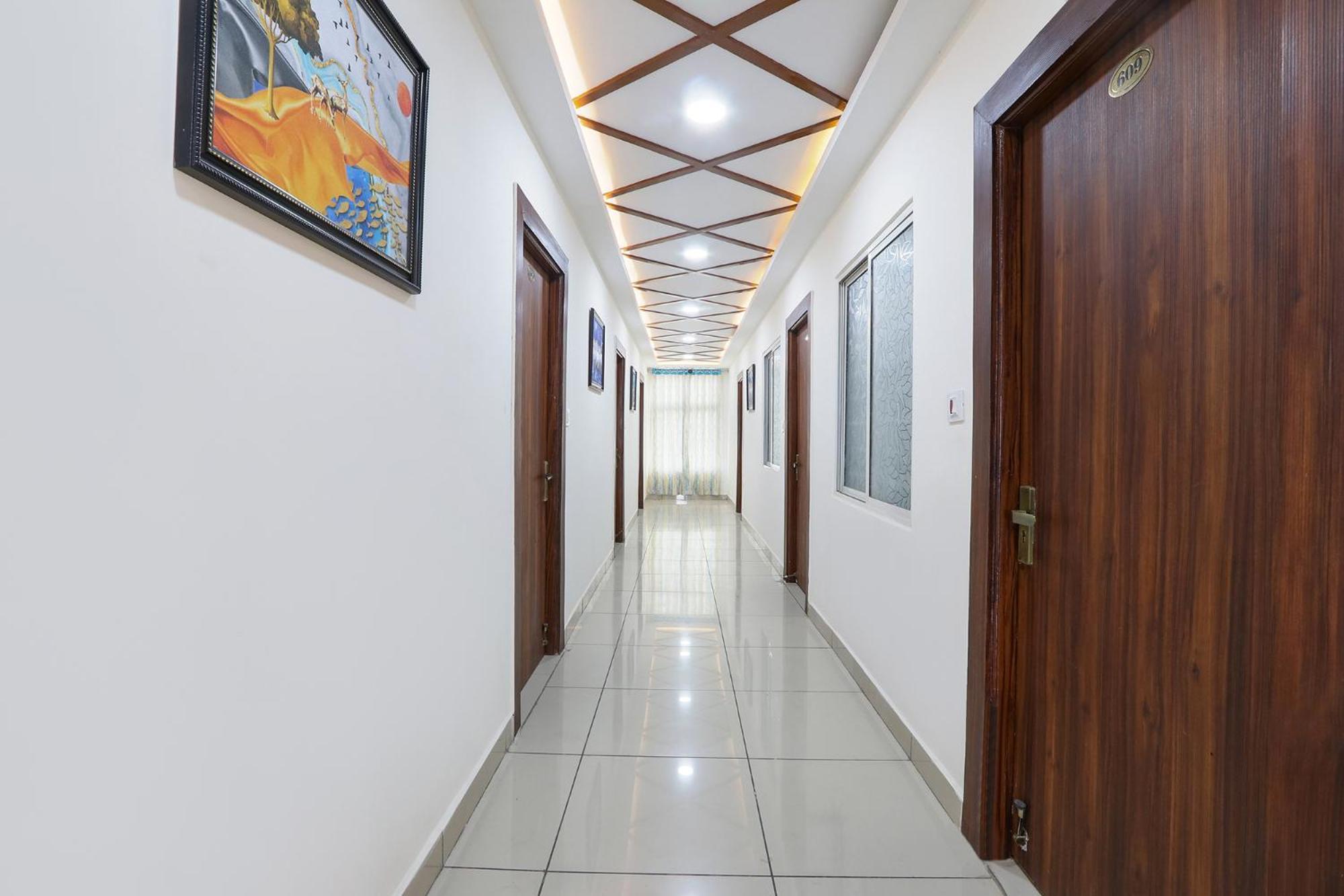 Fabhotel Vgr Comforts Hotel 5*