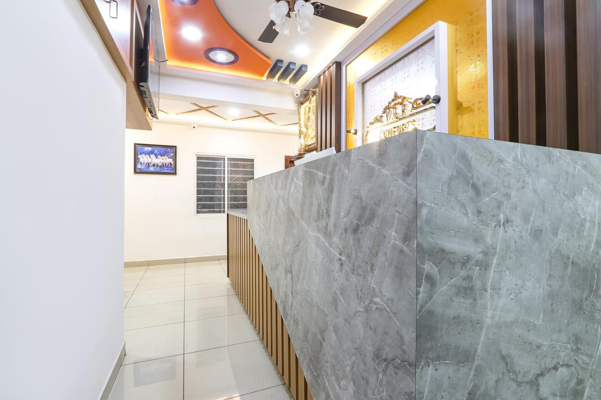 Hotel Fabhotel Vgr Comforts 5*