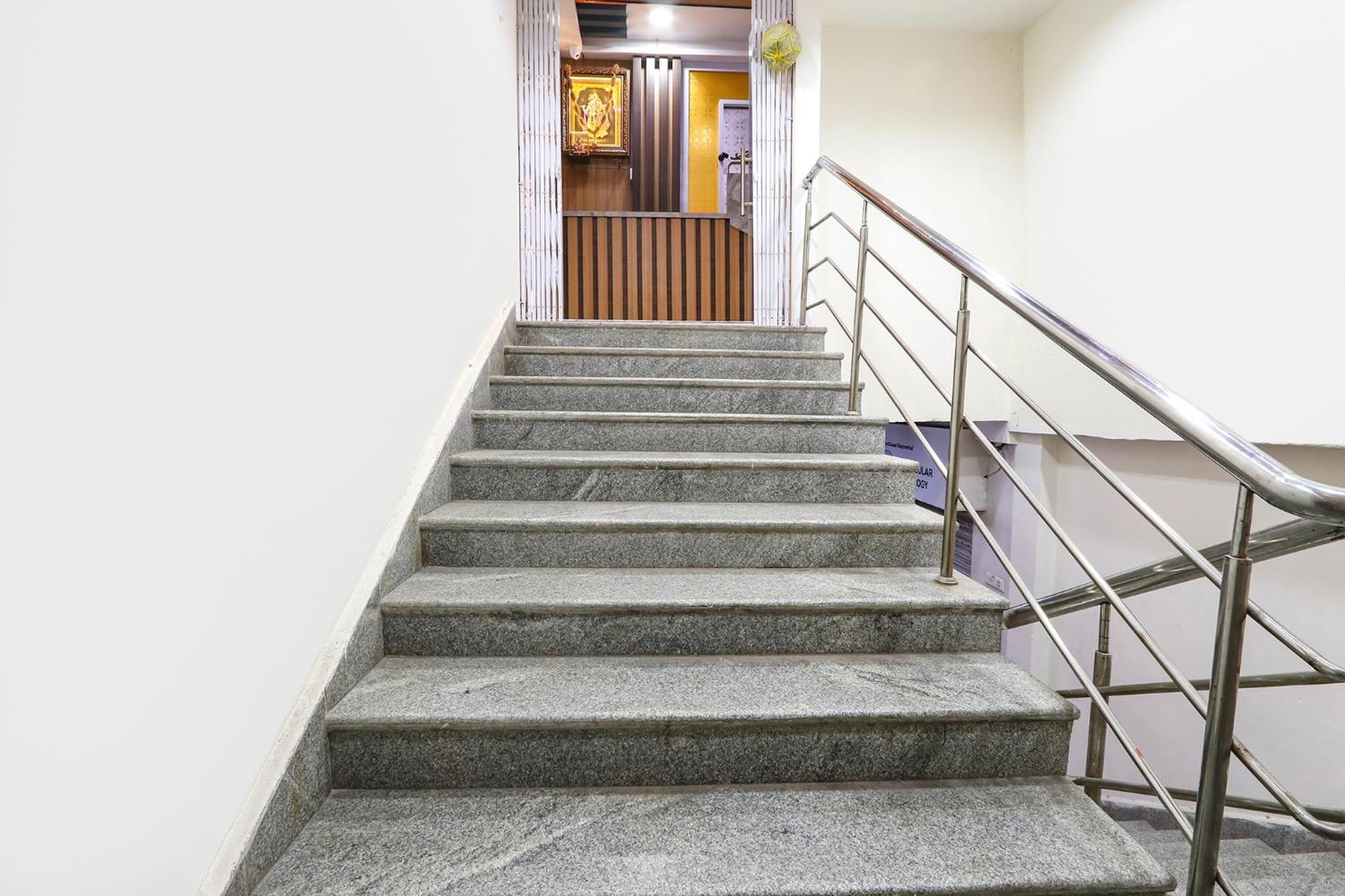 Fabhotel Vgr Comforts