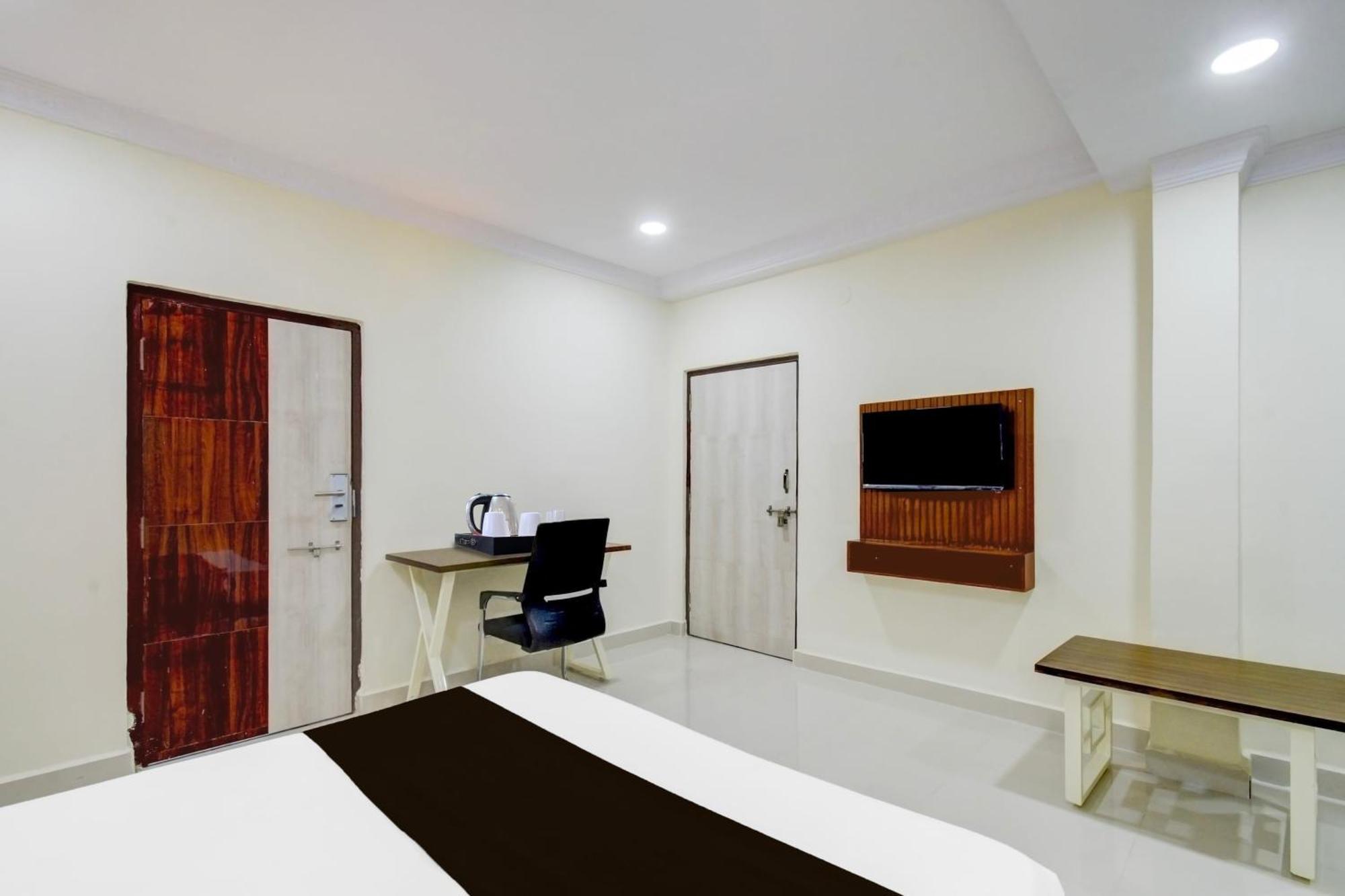 Townhouse Cherlapally Railway Station Hotel