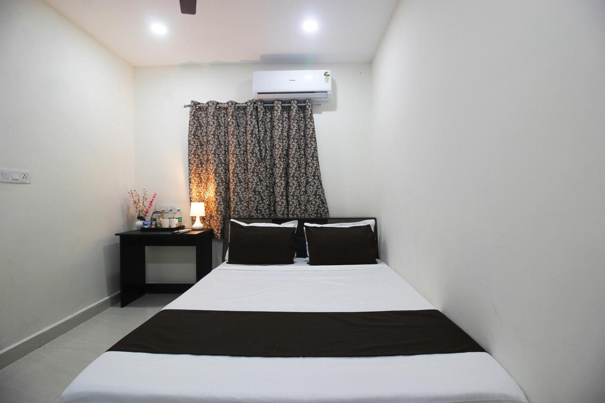 Hotel Collection O Stayo 4*