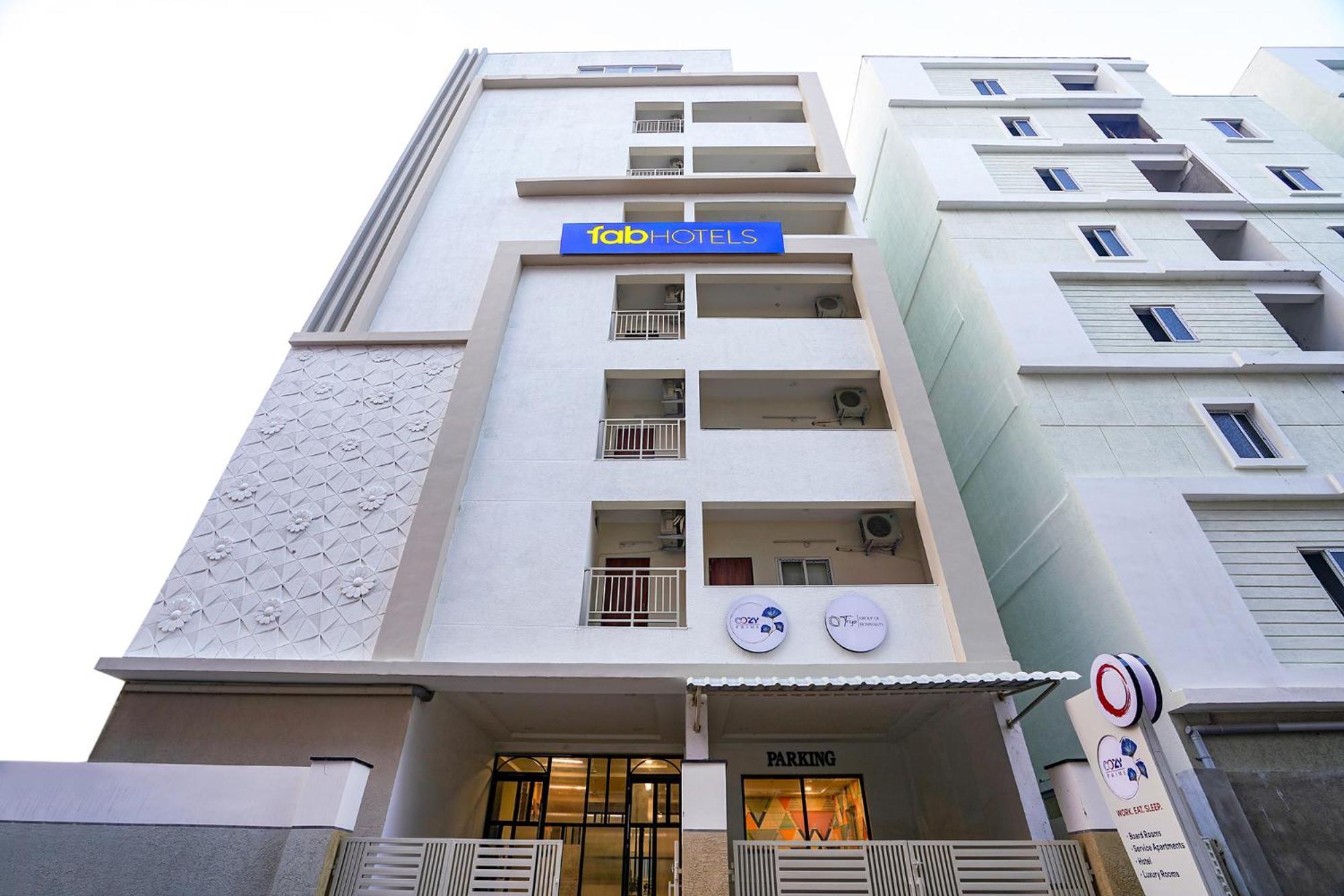 Fabhotel Prime Cozy - Nr Hitech Metro Station Hotel