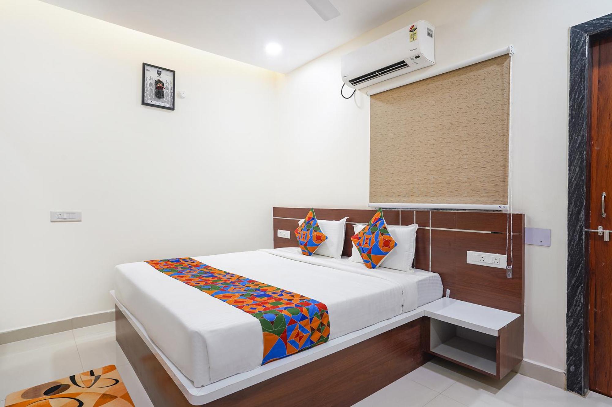 Fabhotel Prime Cozy - Nr Hitech Metro Station