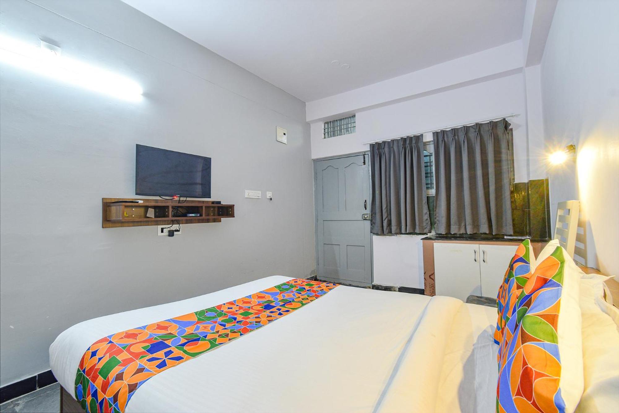 Hotel Fabhotel Vk Luxury Room's - Nr Umcc Shahpur, Jeedimetla