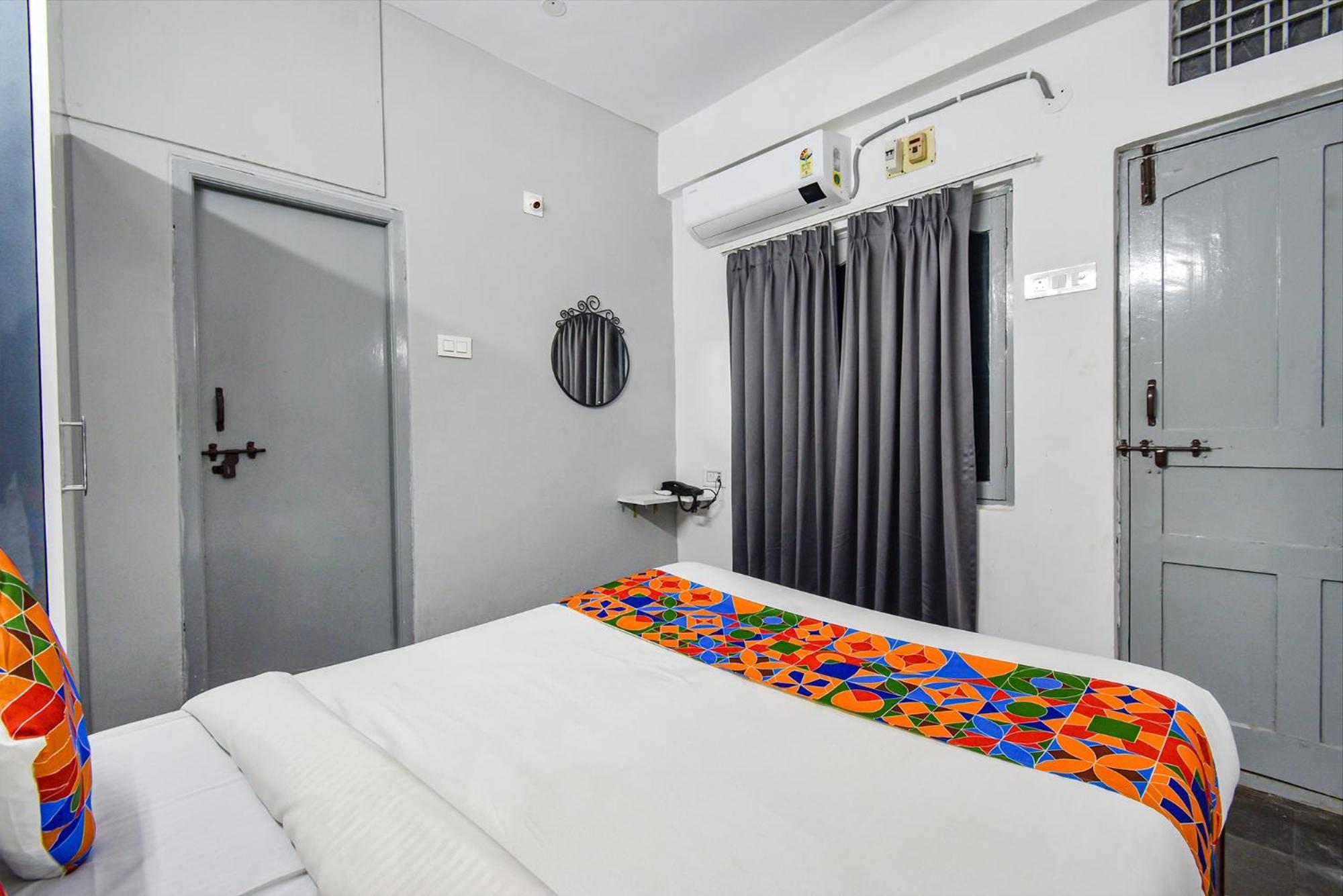 Hotel Fabhotel Vk Luxury Room's - Nr Umcc Shahpur, Jeedimetla Hyderabad
