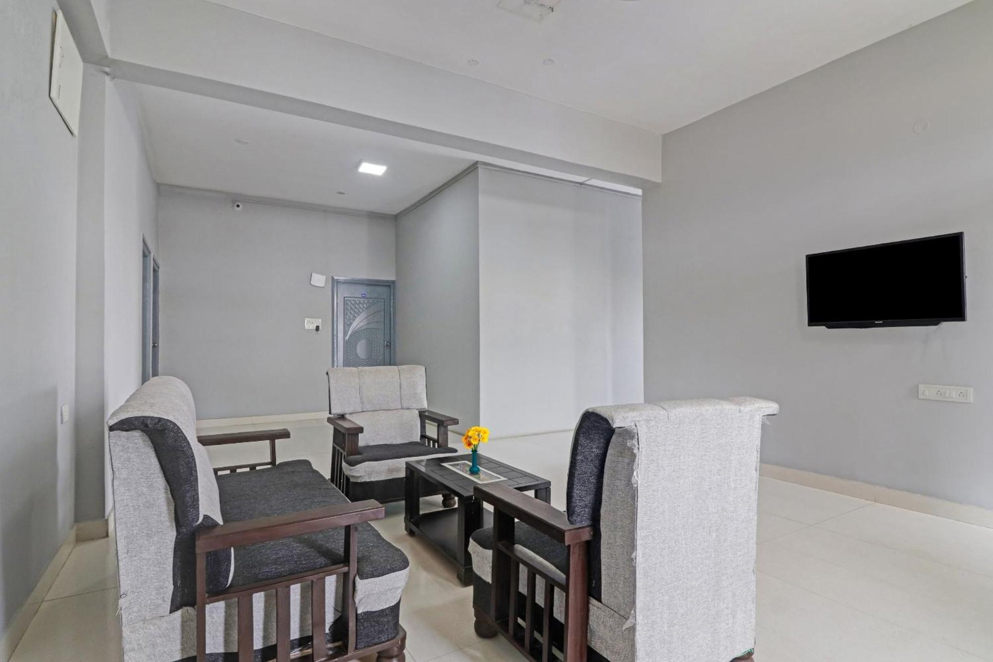 Super Townhouse De Alphabet Hotel Hyderabad