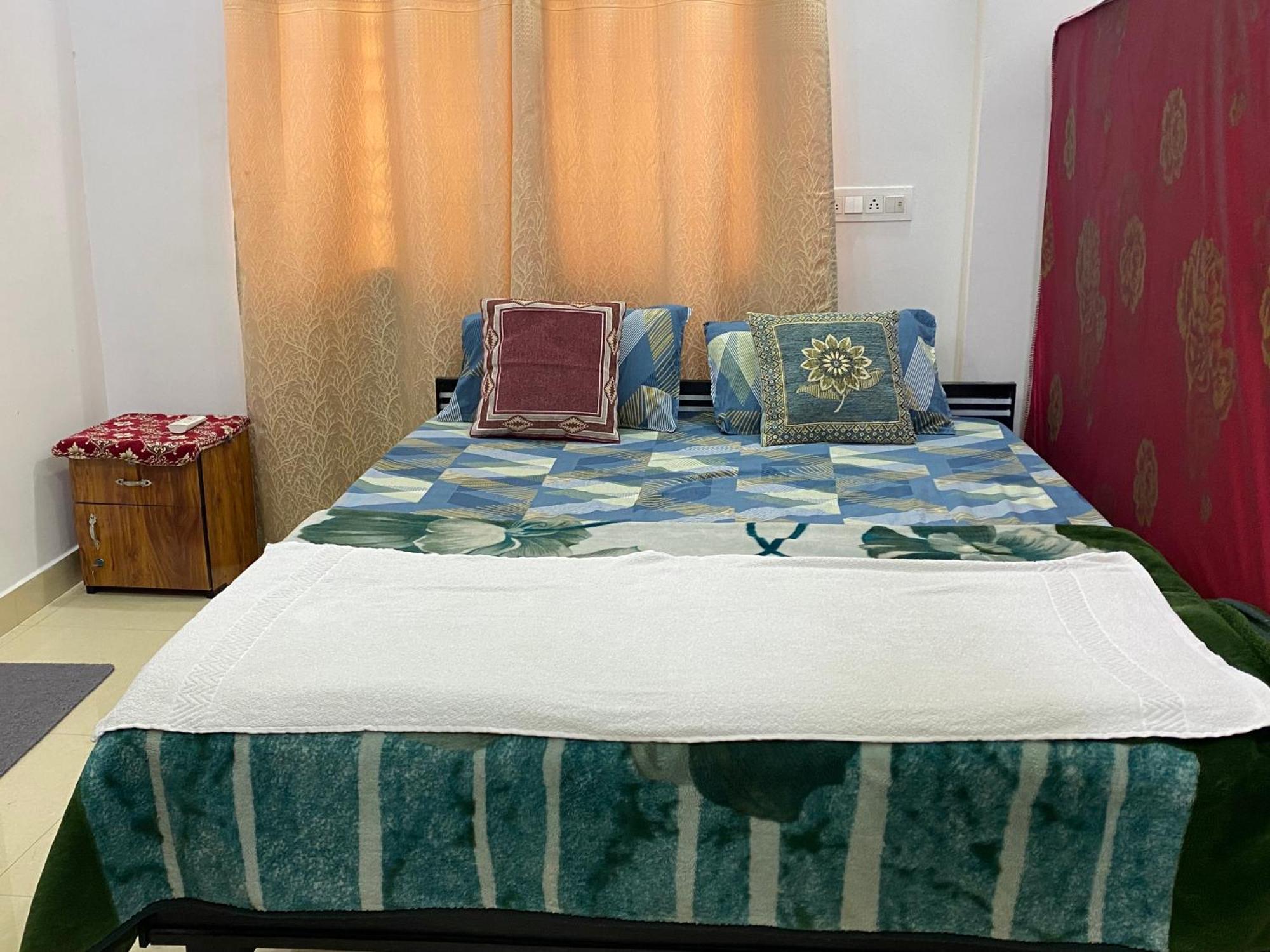 Srt Homely 3bhk With Amenities * Hyderabad