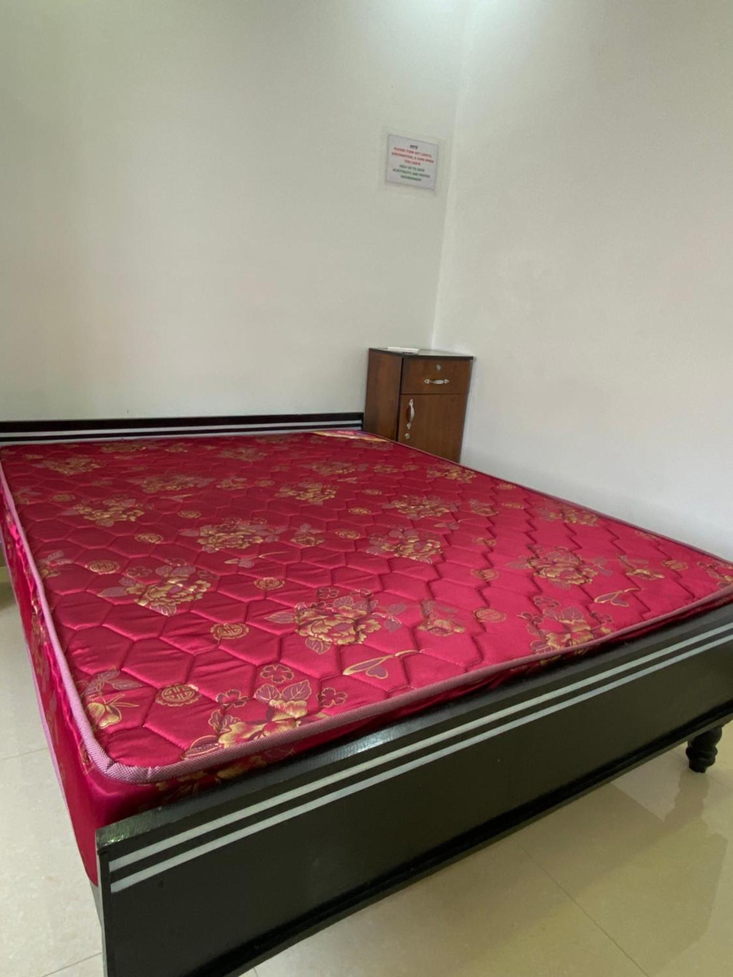 Srt Homely 3bhk With Amenities *