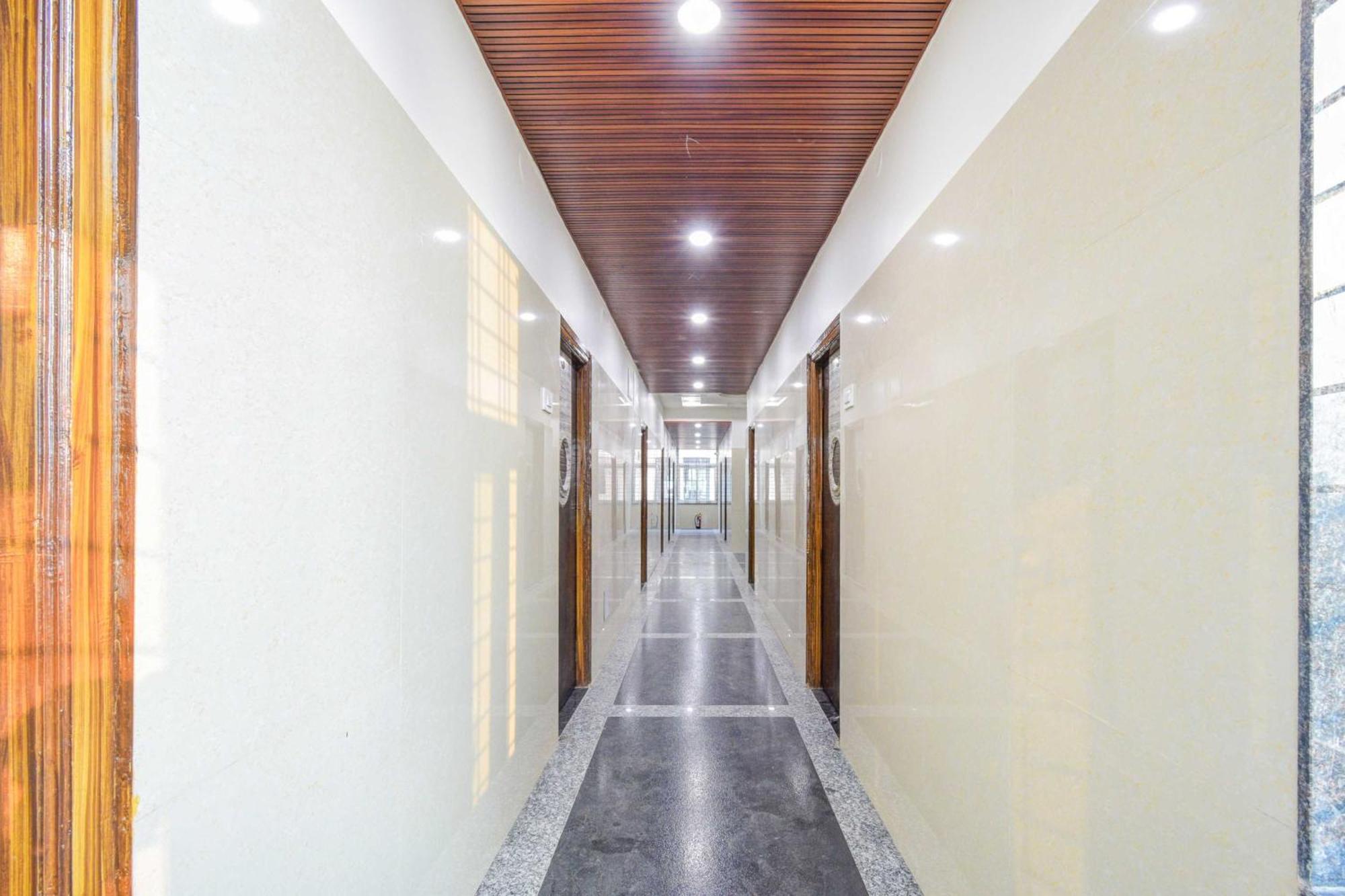 Super Townhouse Kokapet Near Gar 4*