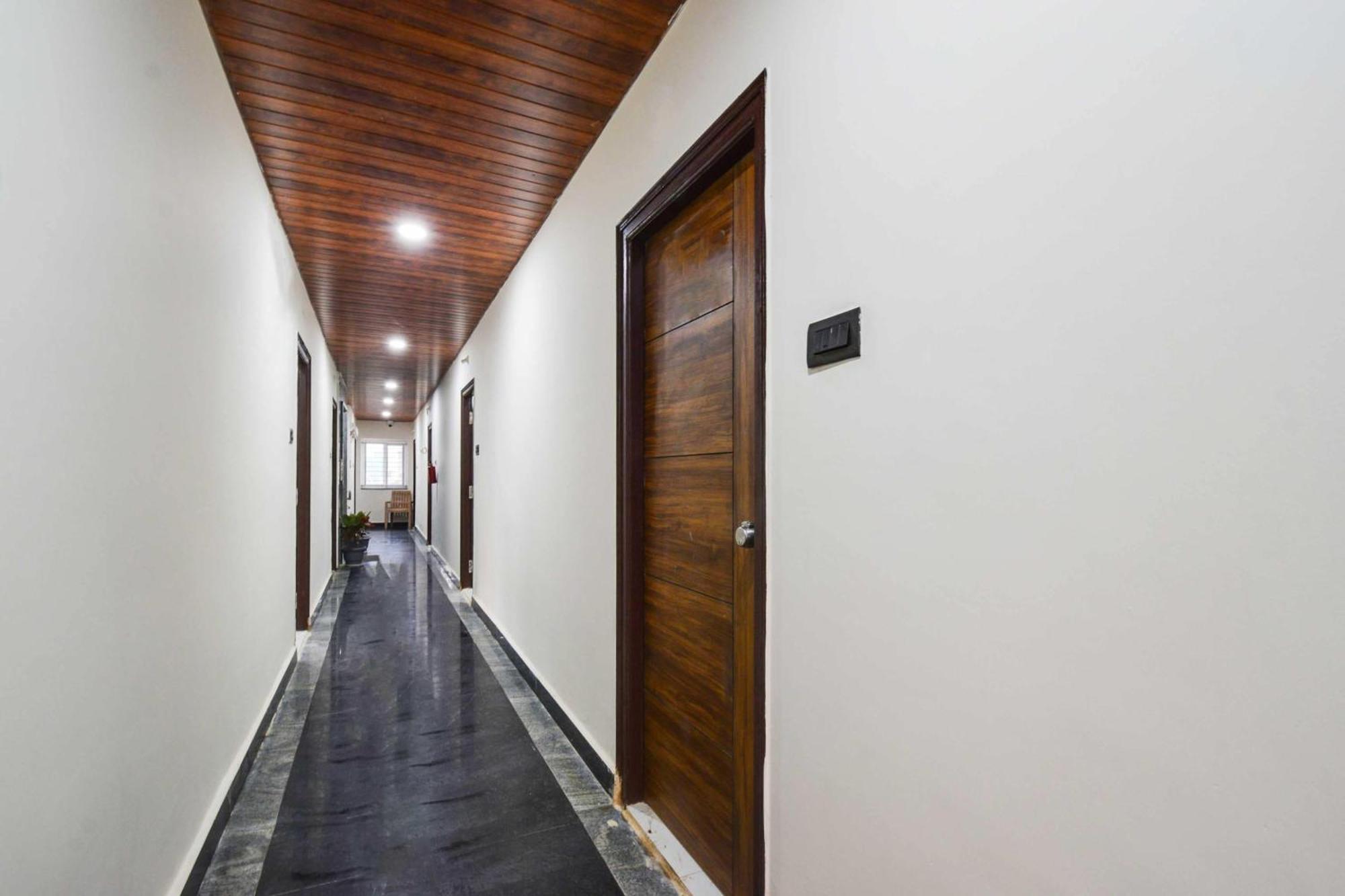 Super O Gachibowli Near Isb 2* Hyderabad