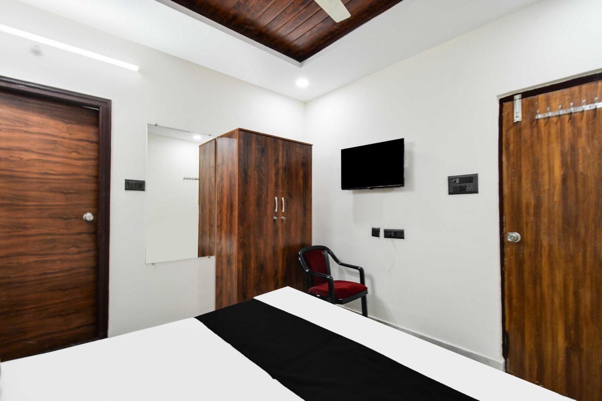 Super O Gachibowli Near Isb Hotel 2*