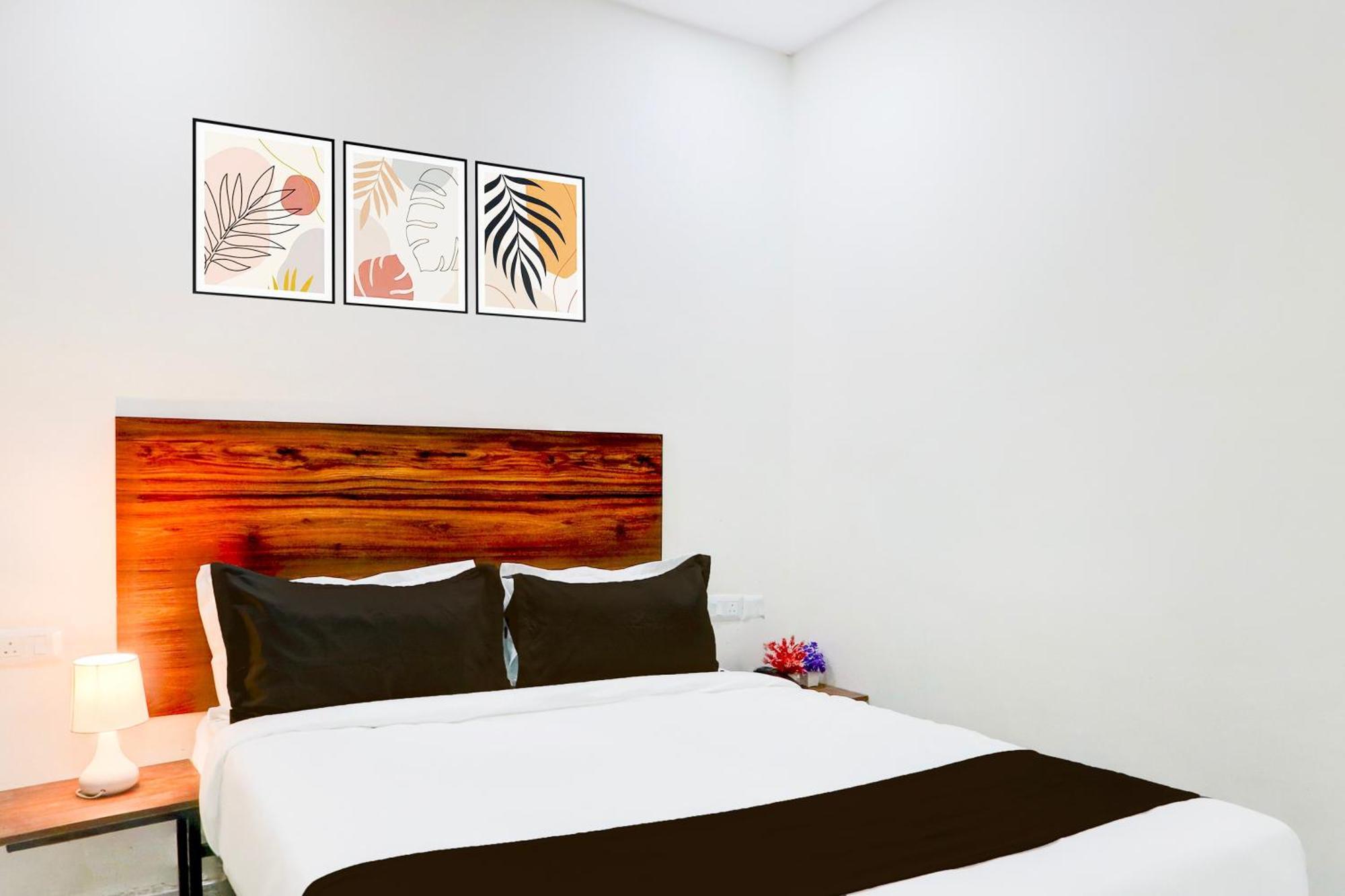 Collection O Ss Blue Hotel Hyderabad