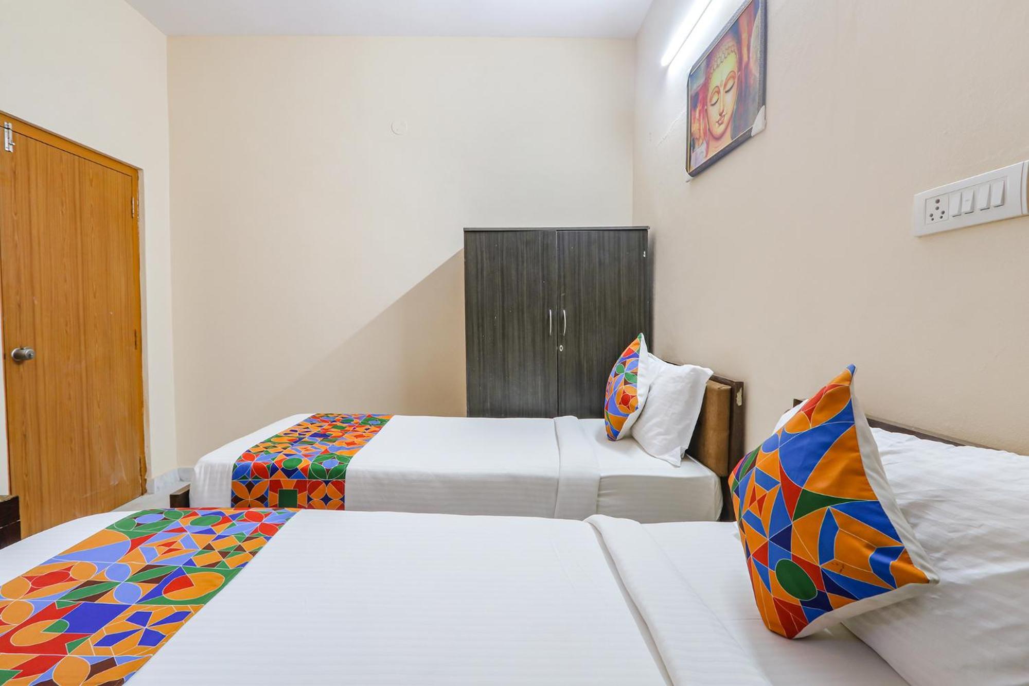 Fabhotel Prestige Castle 3*