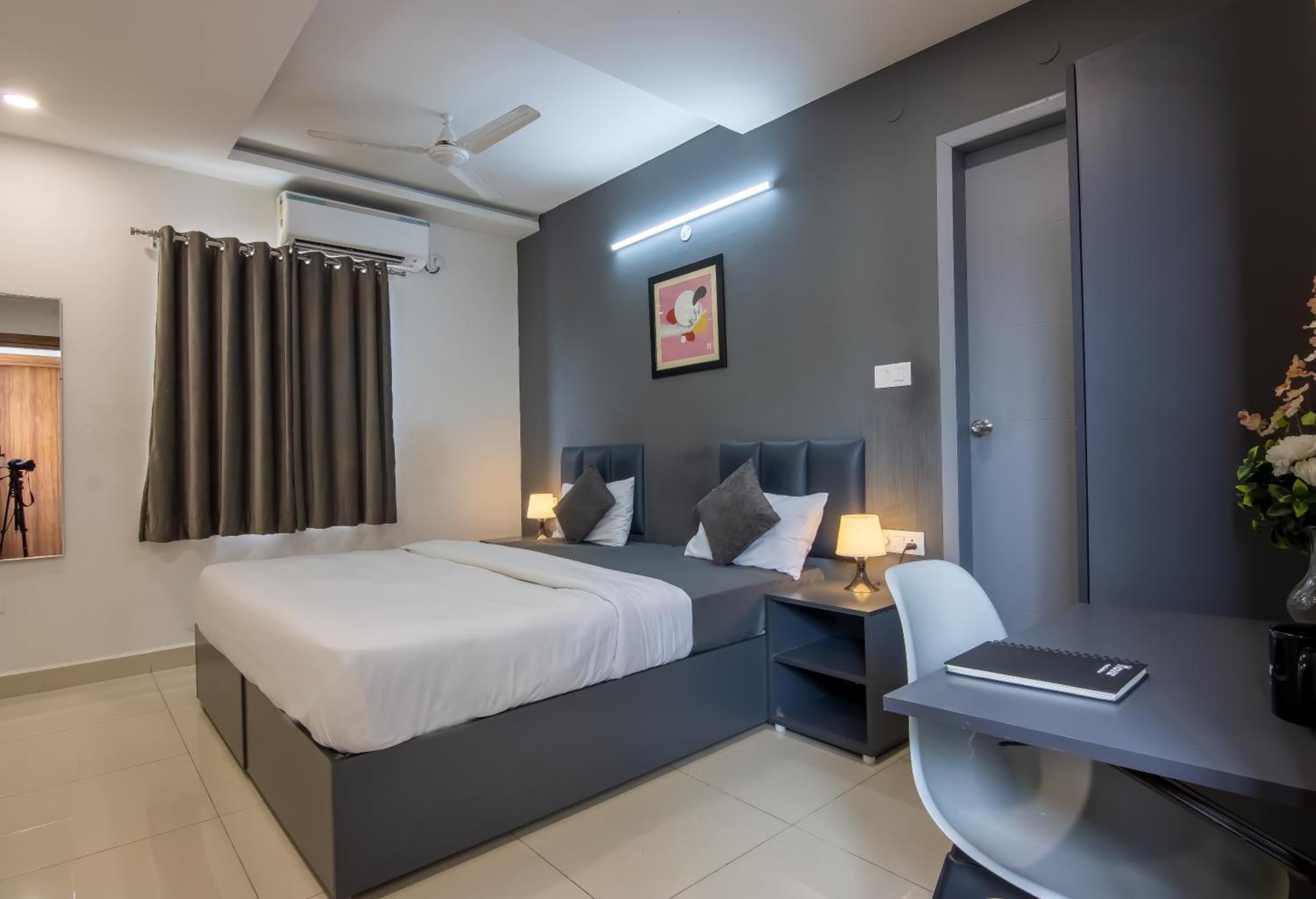 Housr 84 Kondapur Near Botanical Garden Hotel