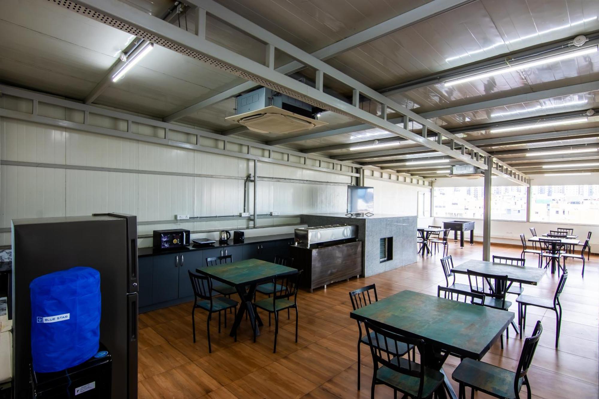 Hotel Housr 43 Gachibowli Near Dlf Cybercity Hyderabad