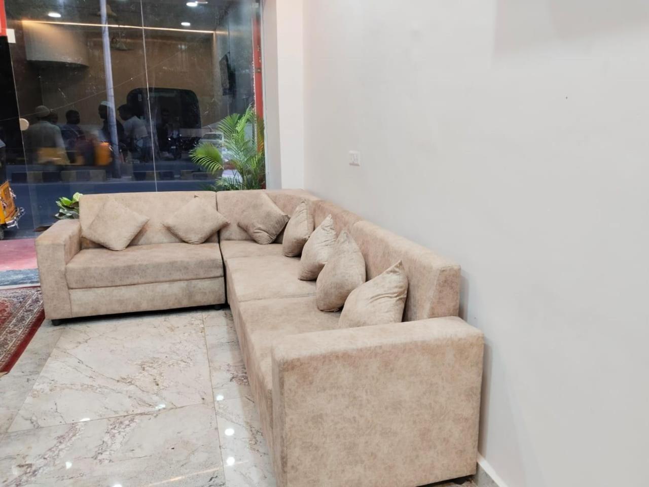 Blossom Beside Sakshi News Channel- Banjara Hills- 10 Percent Off On Restaurant Order Hyderabad
