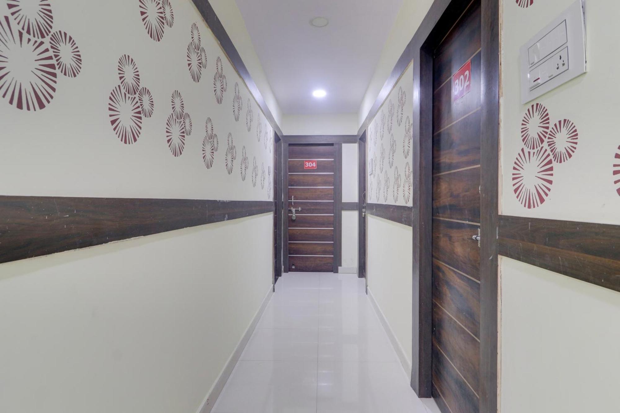 Hotel O Shazeb International Hyderabad