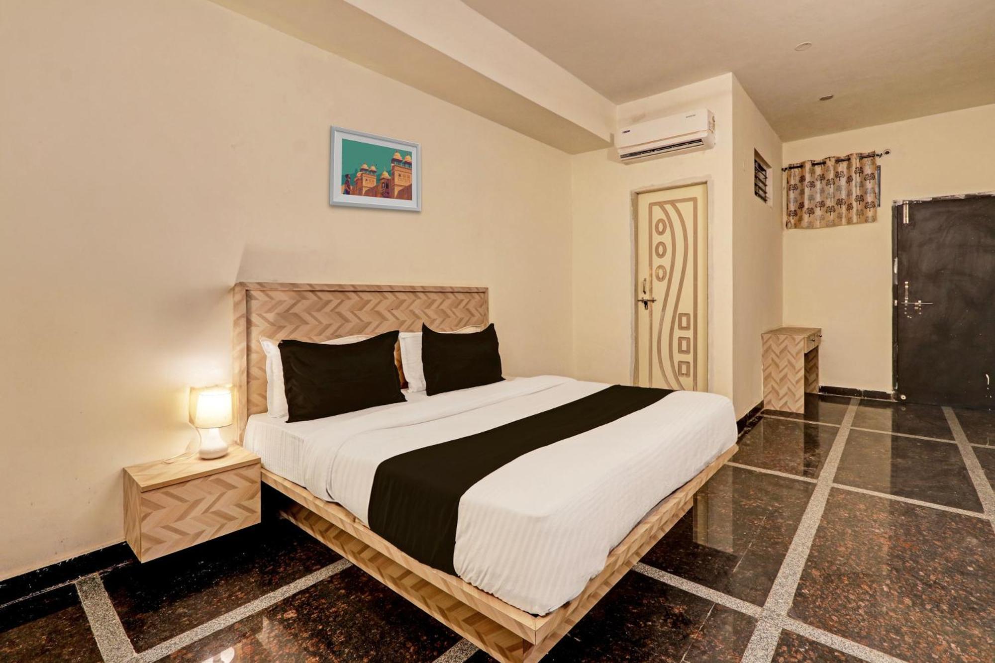 Hotel O Living Tree 4*