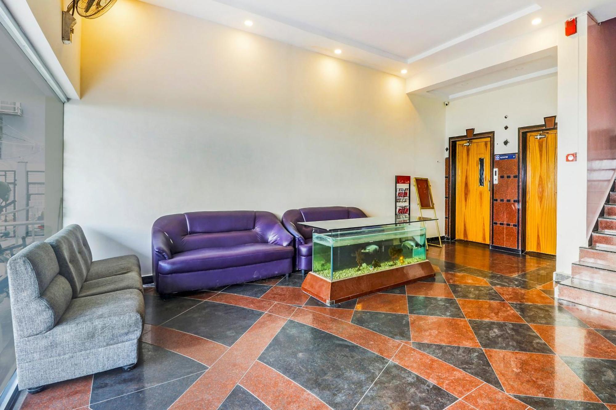 Super Collection O 77115 Vaishnavi Palace 4*