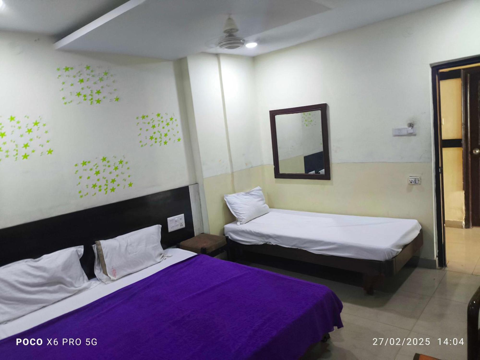O Mukesh Hotel Hyderabad