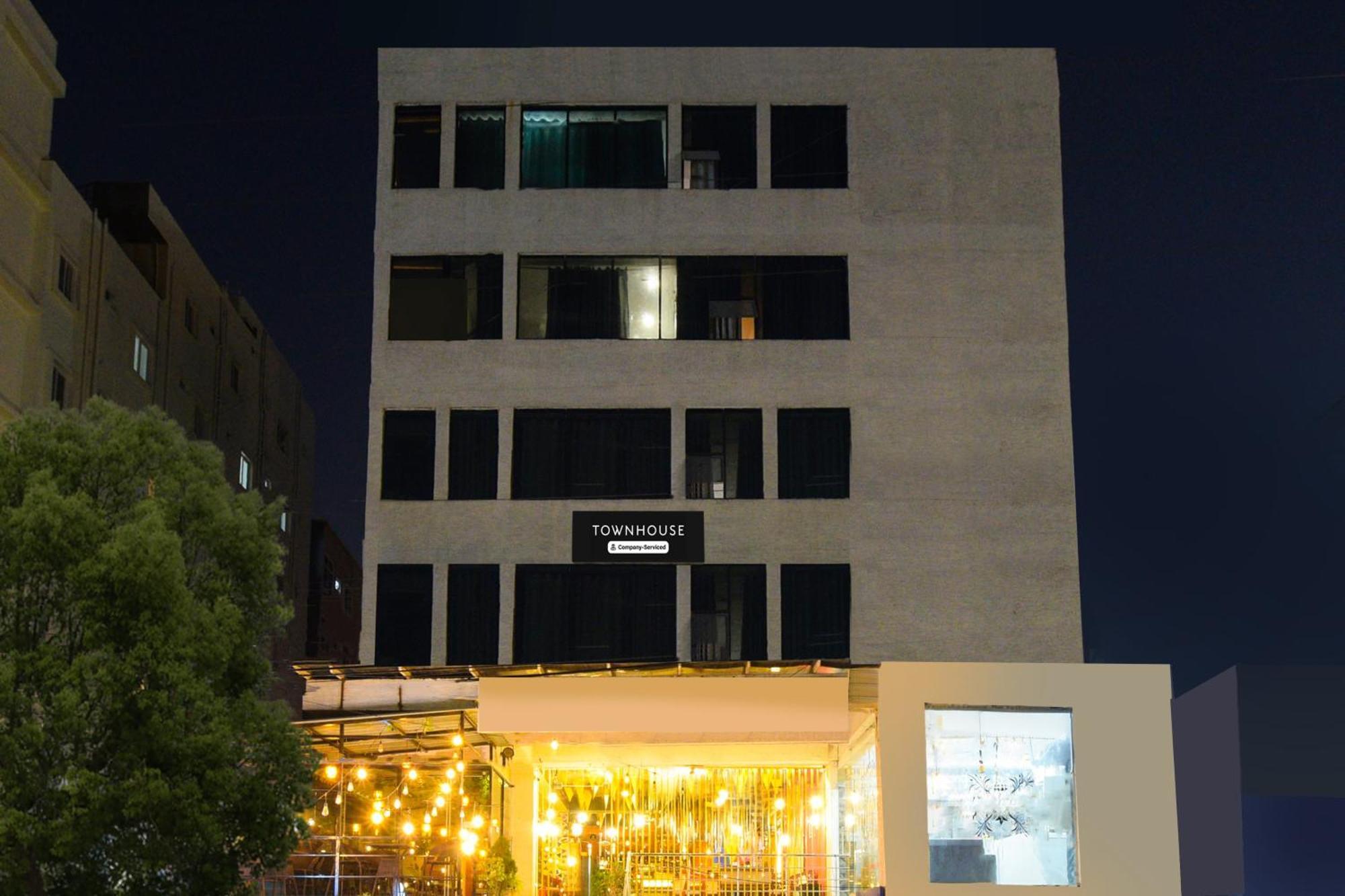 Hotel Townhouse Hitec Metro Station Formerly Jkc Grand Hyderabad
