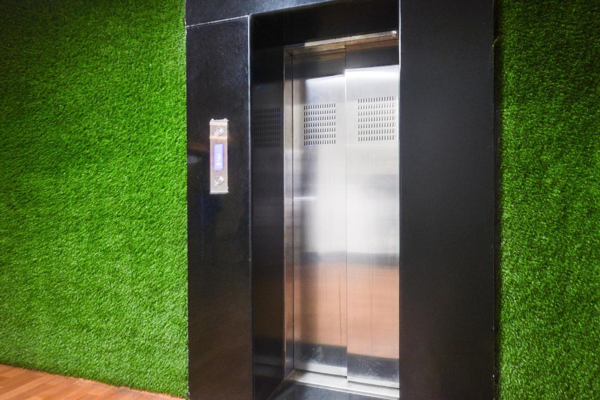Townhouse Hitec Metro Station Formerly Jkc Grand Hotel *