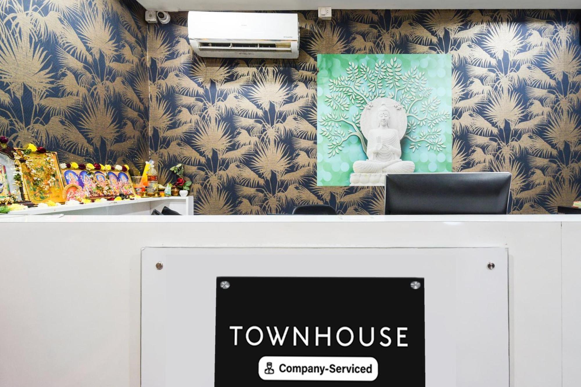 Hotel Townhouse Hitec Metro Station Formerly Jkc Grand Hyderabad