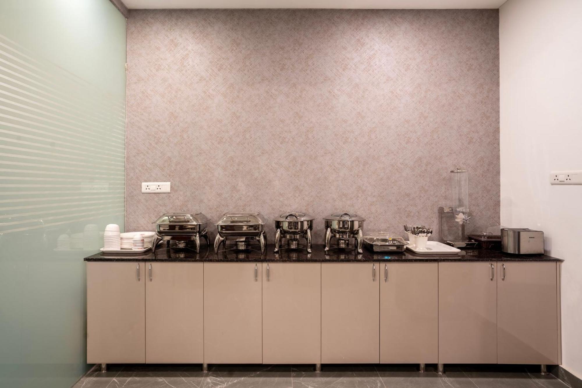 Hotel Treebo S3 Suites, Manikonda Hyderabad