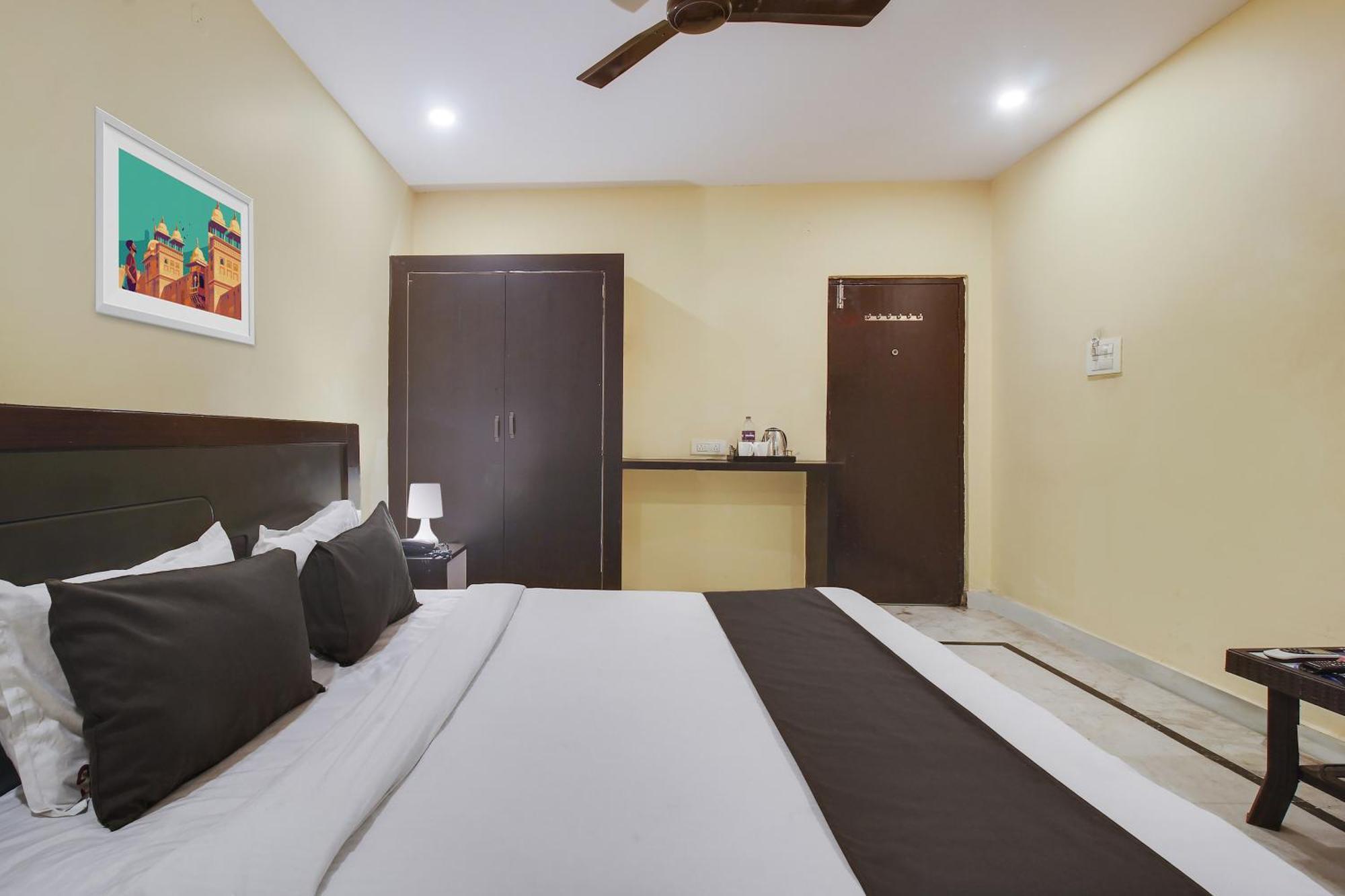 O Anuguna Tulasi Grand Near Jntu Hotel 3*