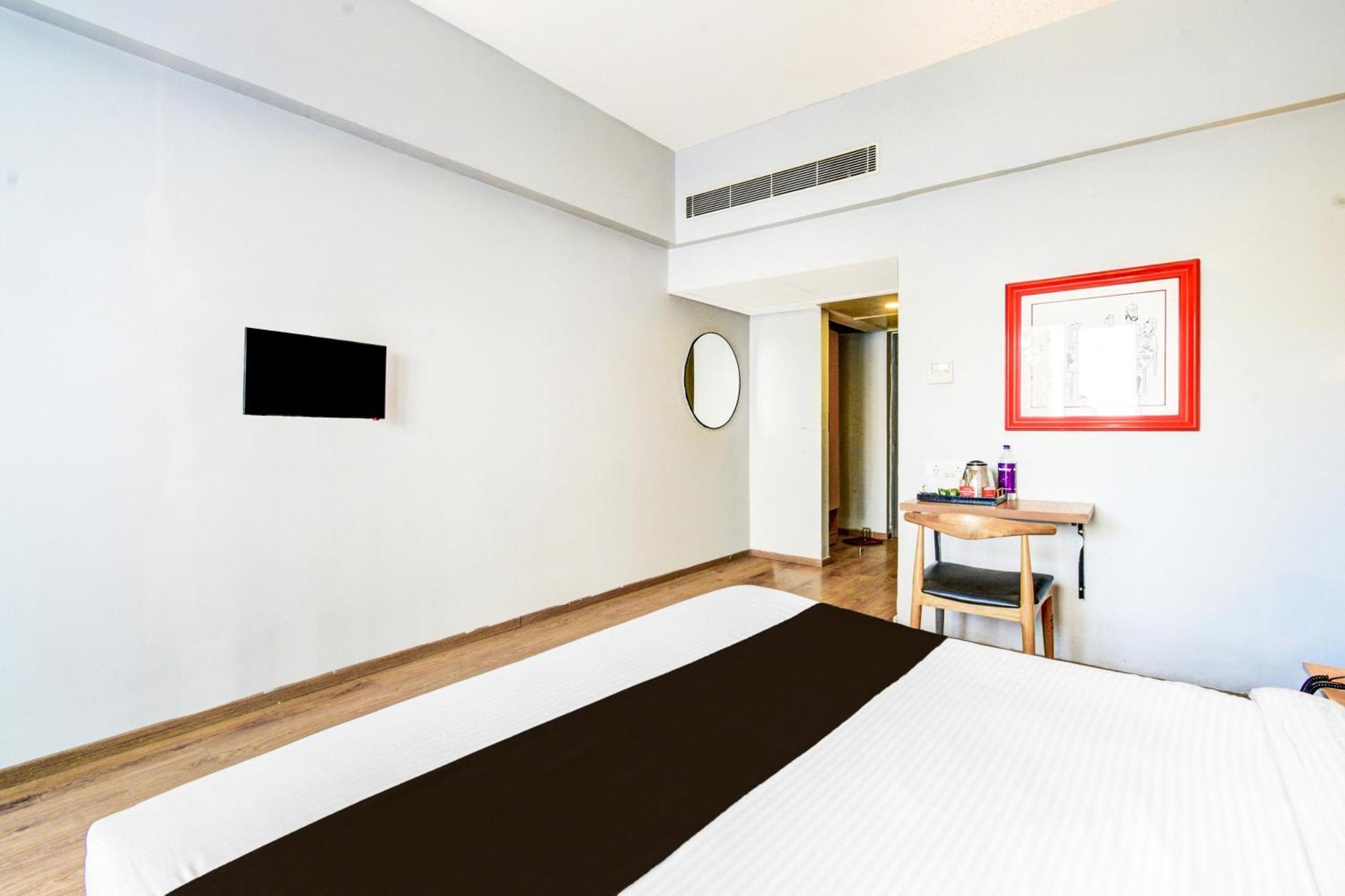 Super Townhouse Lakdikapul 4* Hyderabad