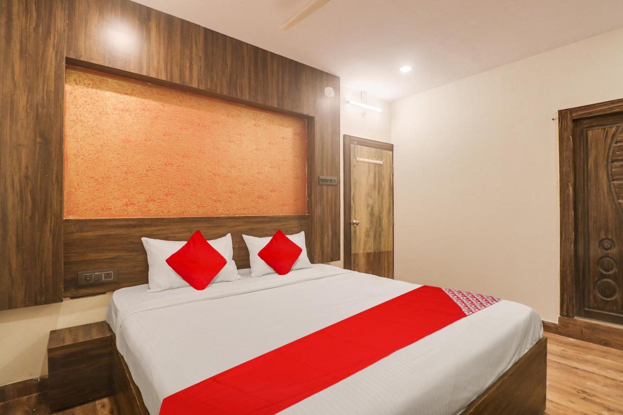 Hotel O R Square Grand Hyderabad