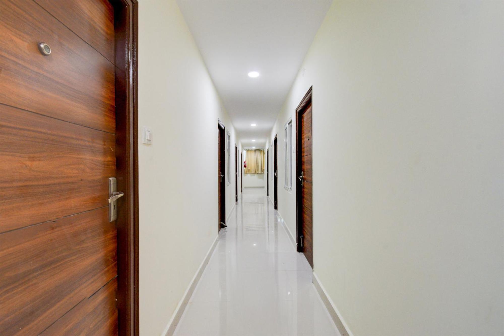 Super Townhouse Kukatpally North Formerly Munagala Arcade