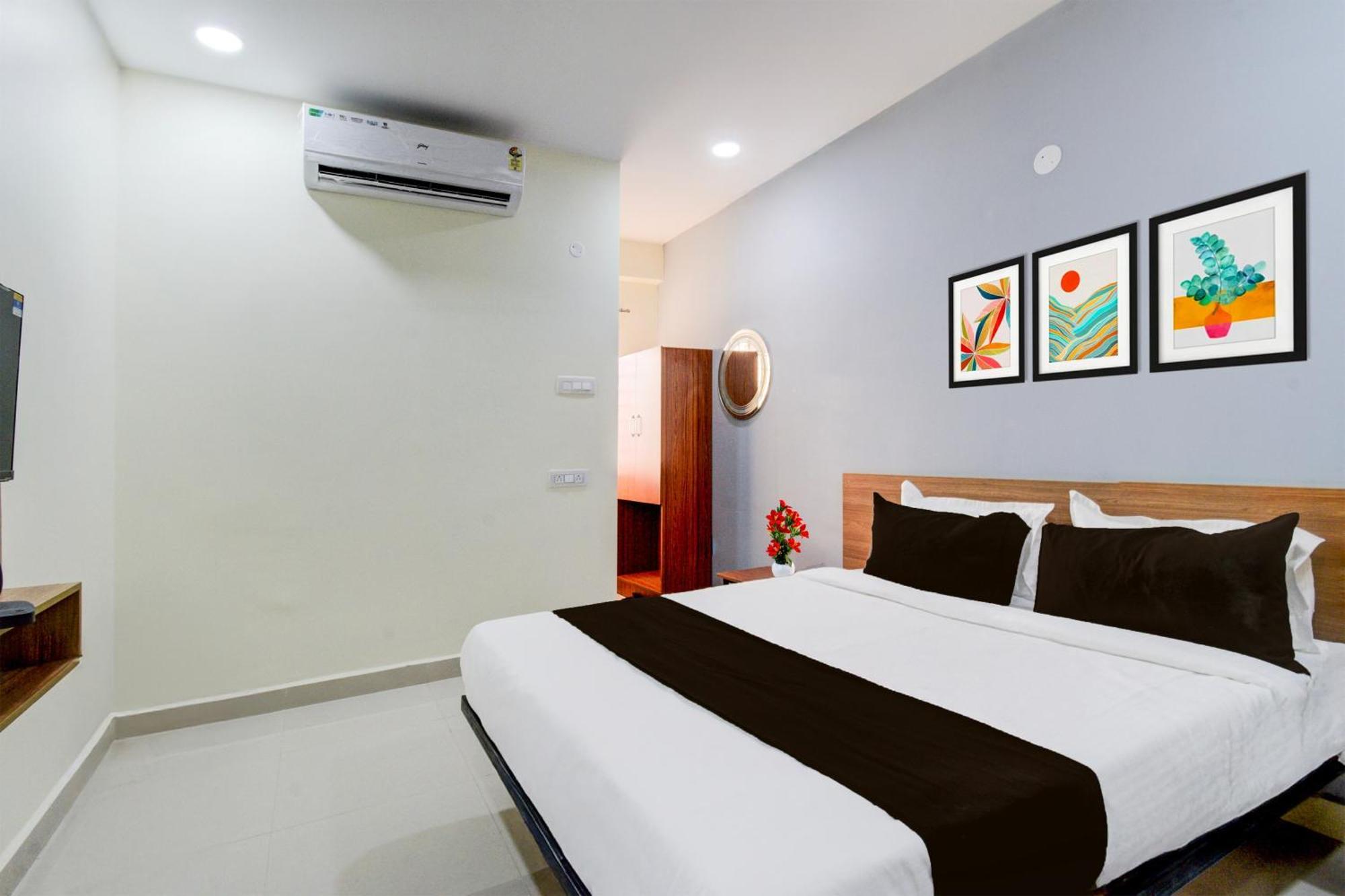 Super Townhouse Kukatpally North Formerly Munagala Arcade