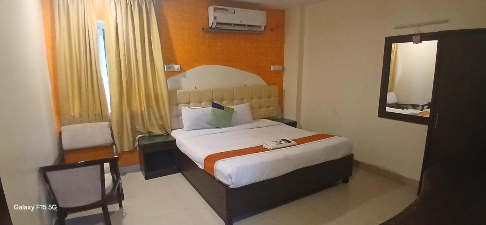 Grand Plaza Hotel - Free Breakfast Nampally - Hyderabad Railway Station - Deccan Railway Station - Lakdikapul 3*