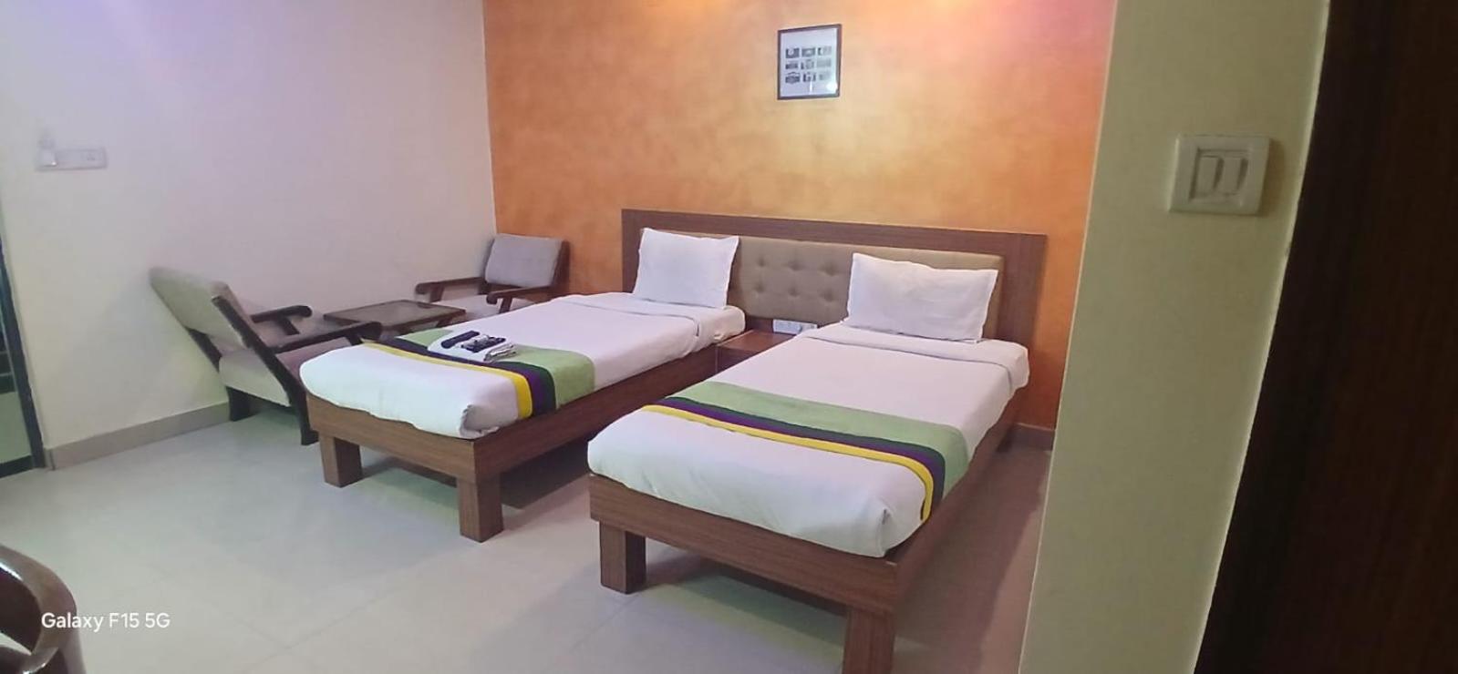 Grand Plaza Hotel - Free Breakfast Nampally - Hyderabad Railway Station - Deccan Railway Station - Lakdikapul Hotel