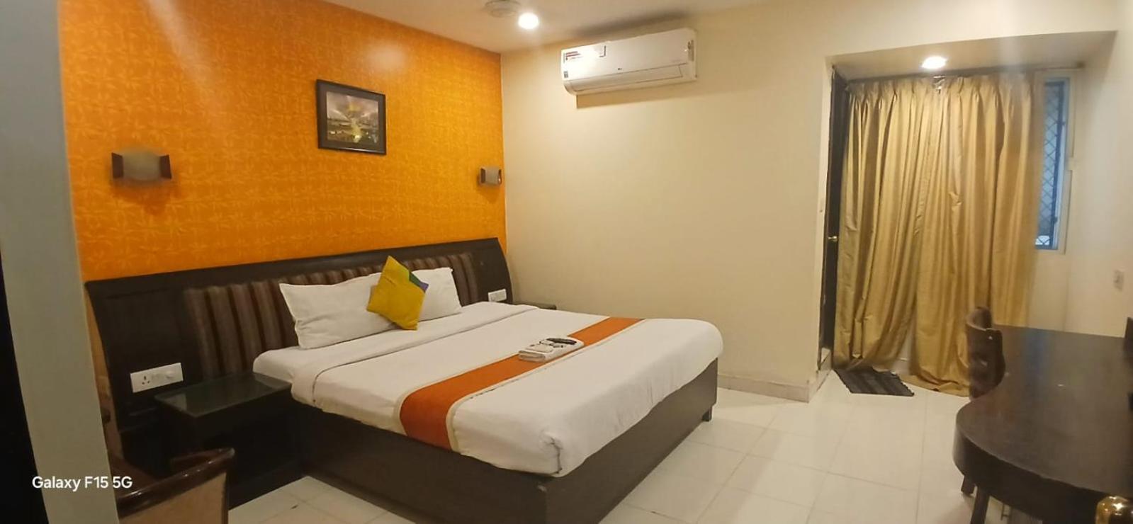 Grand Plaza Hotel - Free Breakfast Nampally - Hyderabad Railway Station - Deccan Railway Station - Lakdikapul Hyderabad