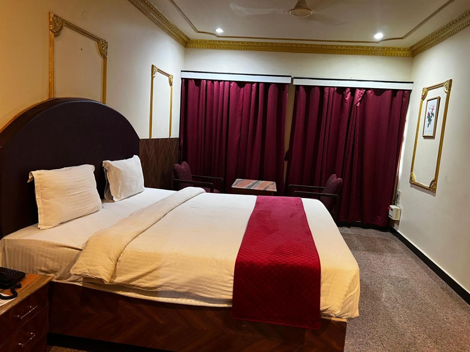 Hotel I K London Residency 3*