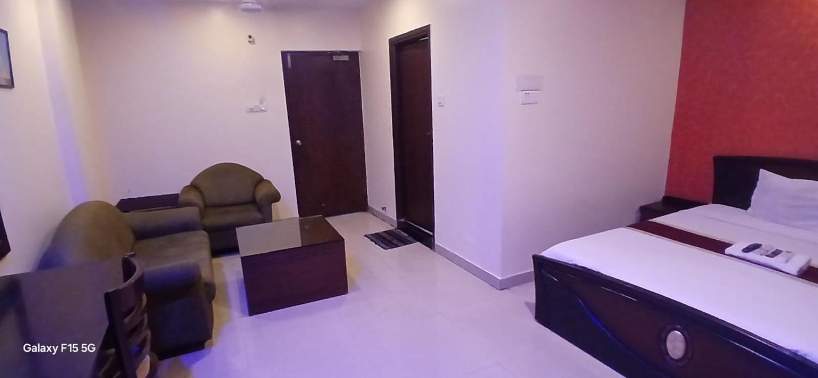 Hotel Grand Plaza Hotel - Free Breakfast Nampally - Hyderabad Railway Station - Deccan Railway Station - Lakdikapul 3*