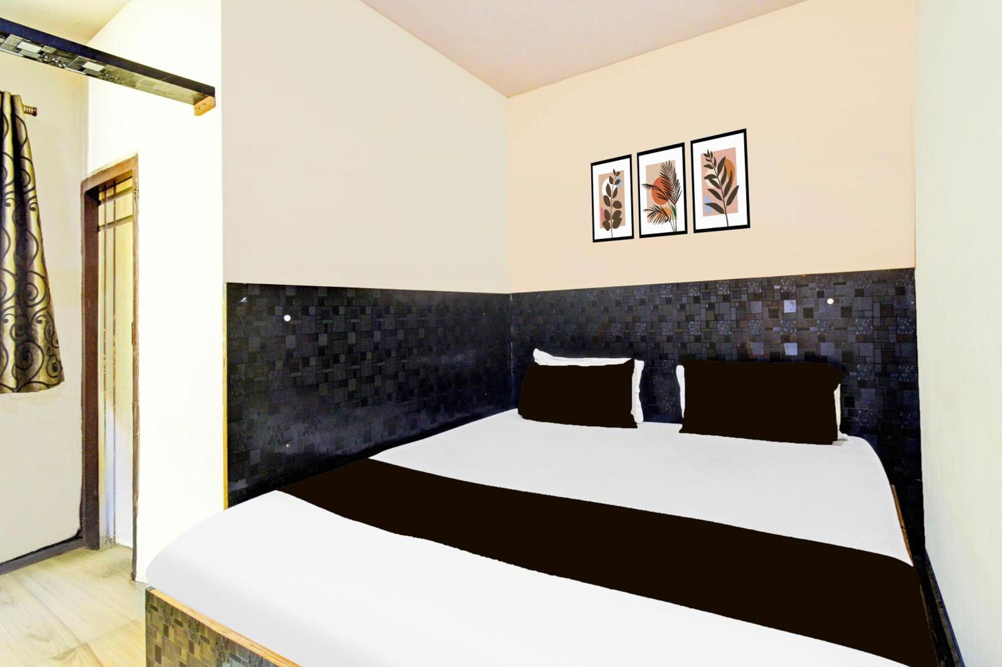 Hotel Spot On Kamal Delux *