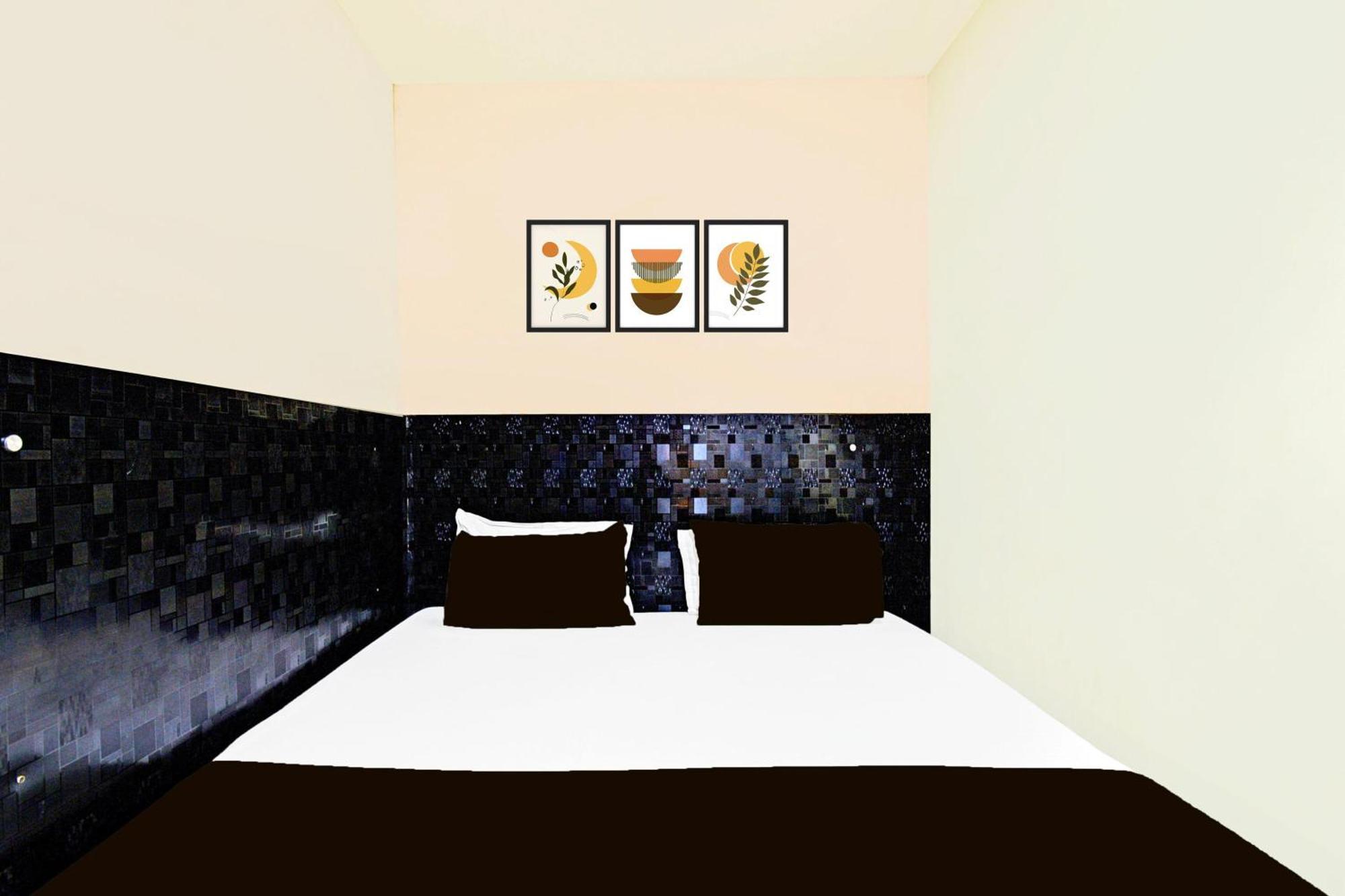 Spot On Kamal Delux Hyderabad