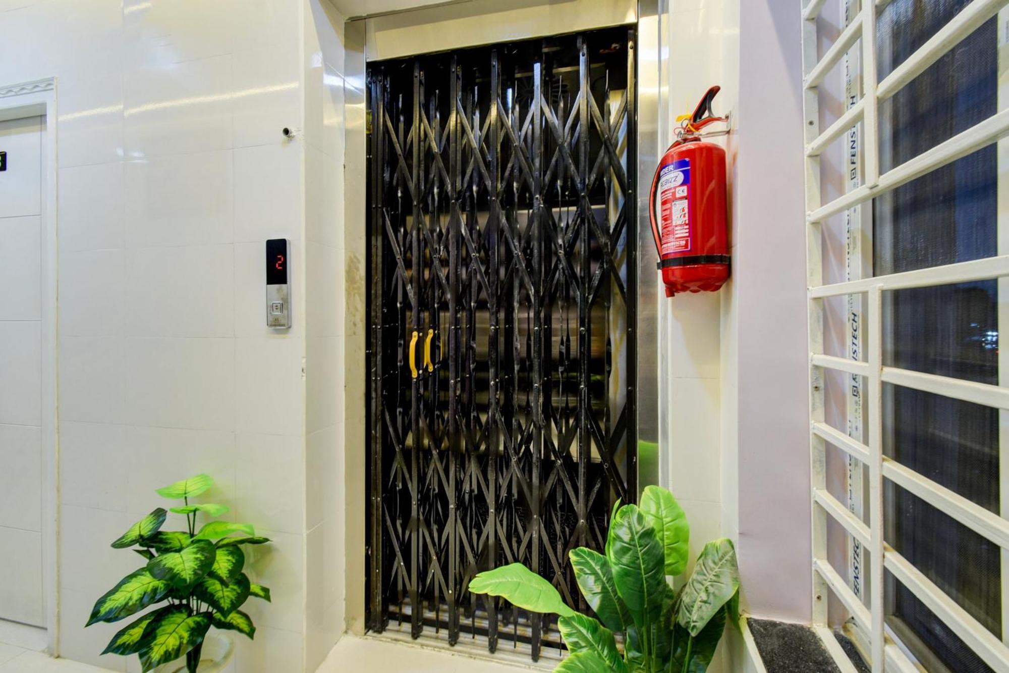 O Genz Lavish Syays Hotel