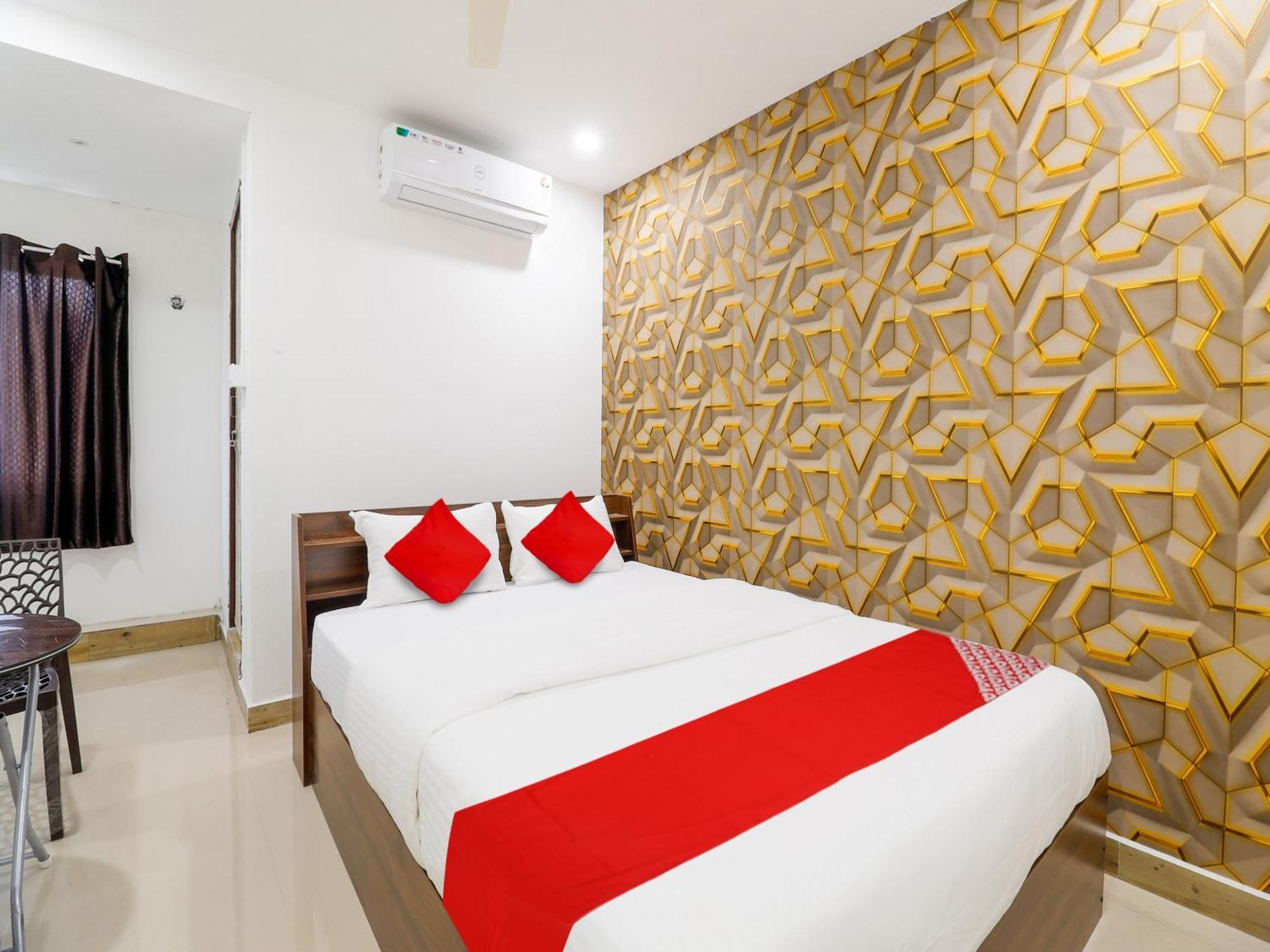 Hotel Super O Kompally Residency 4*
