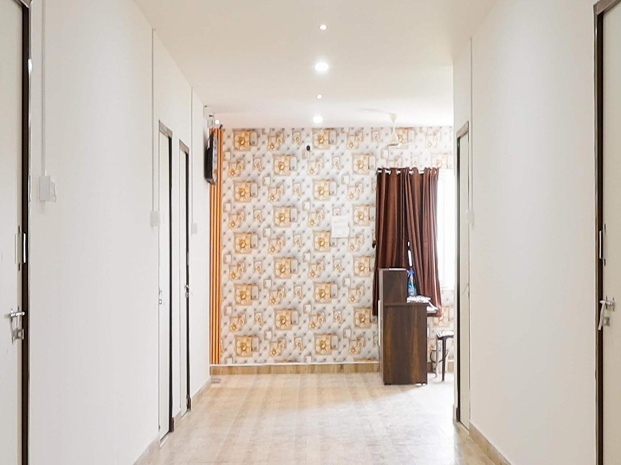 Hotel Super O Kompally Residency