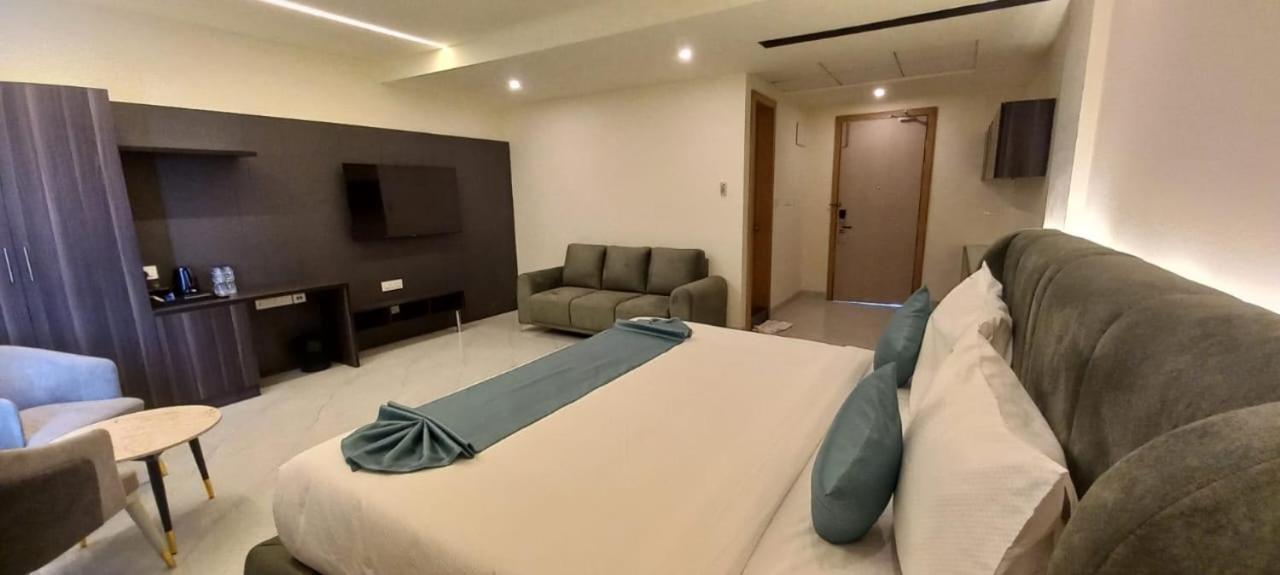 Hotel Town Square 4*