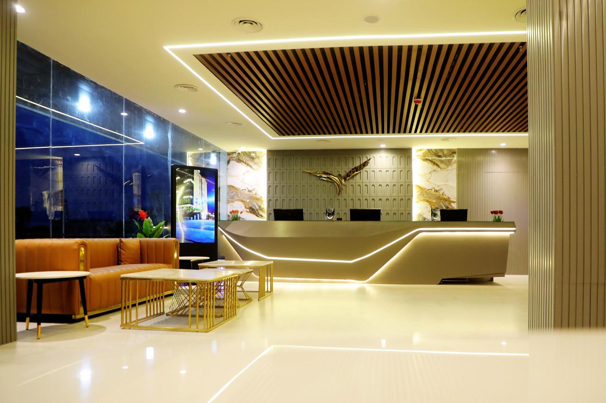 Hotel Town Square 4*